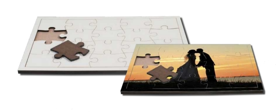 פאזל מעץ בצורת מלבן עם הדפסה אישית בגודל 18 על 25 ס"מ עם 20 חלקים.